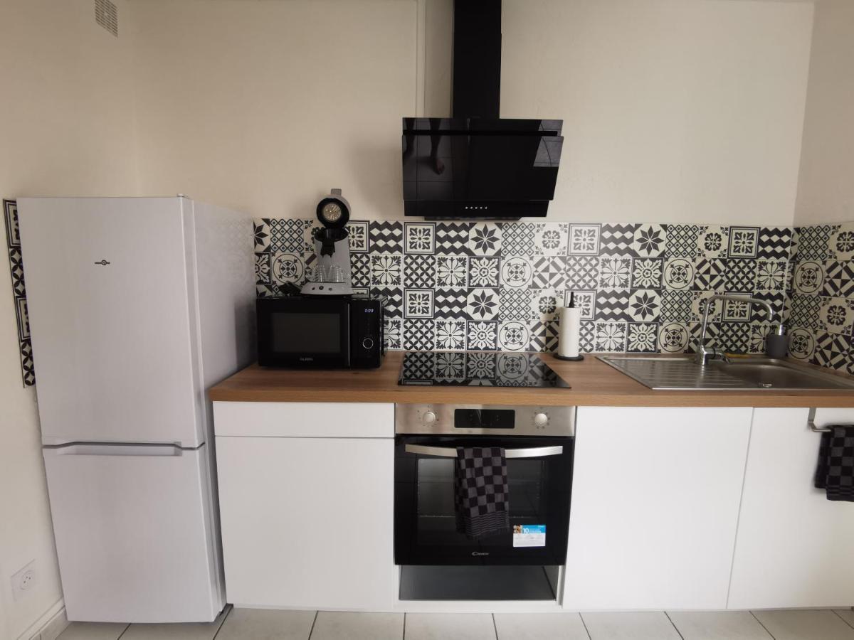 Appartement Refait A Neuf, Climatise Avec Vue Mer Et Montagne, Avec Place De Parking Privative Сен-Сиприен Экстерьер фото