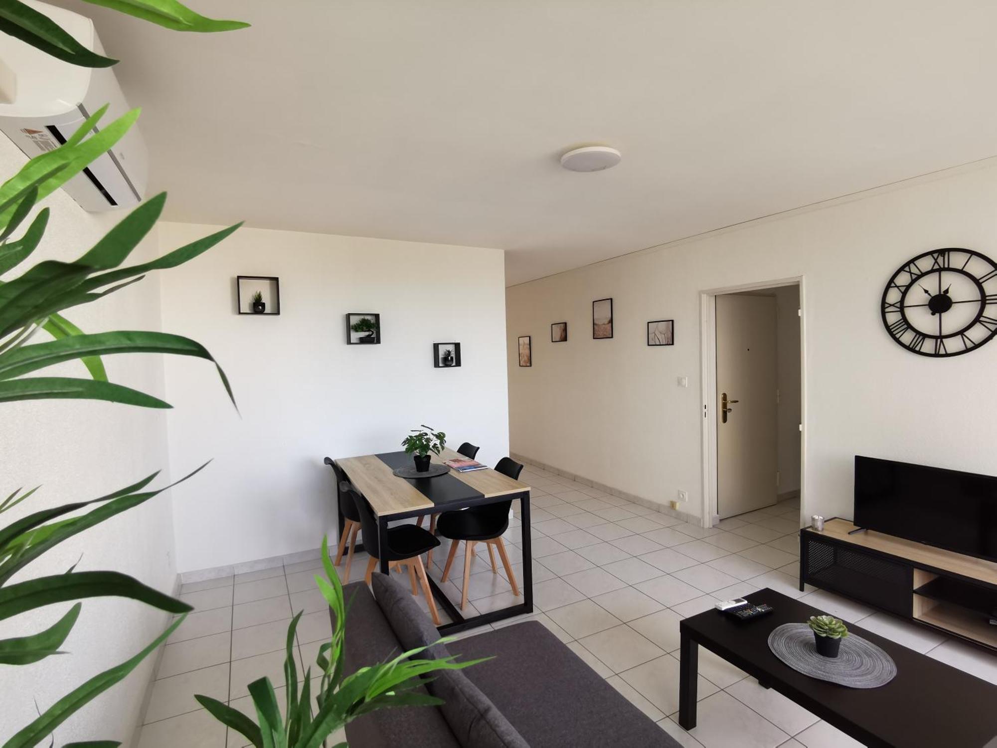 Appartement Refait A Neuf, Climatise Avec Vue Mer Et Montagne, Avec Place De Parking Privative Сен-Сиприен Экстерьер фото