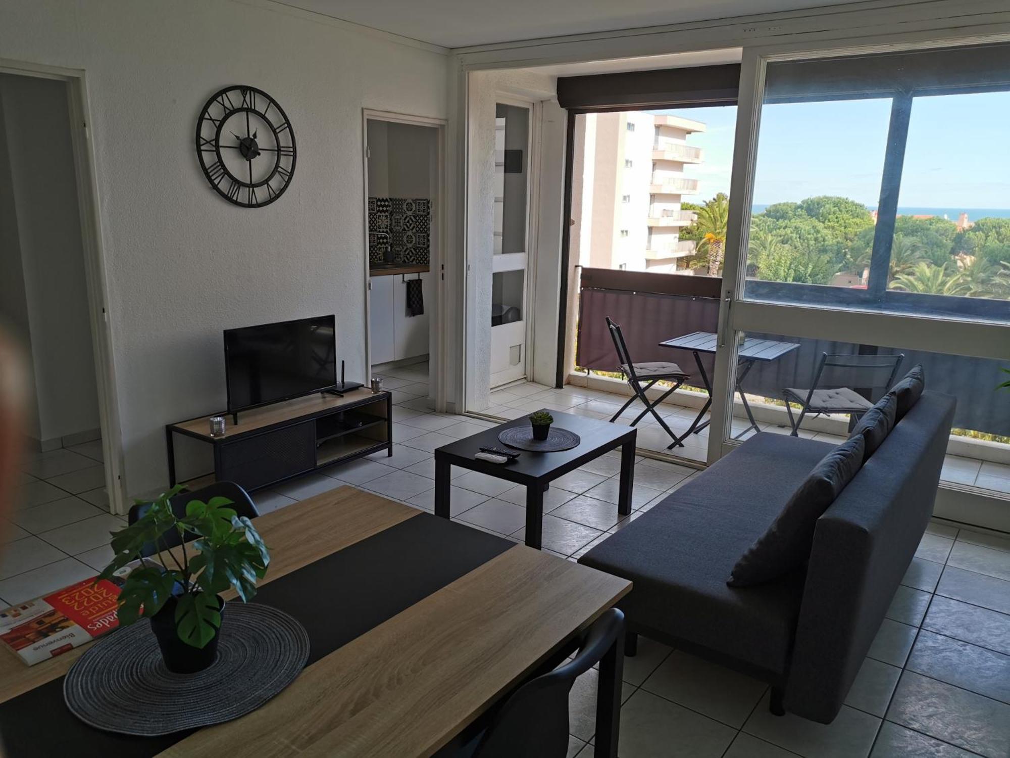 Appartement Refait A Neuf, Climatise Avec Vue Mer Et Montagne, Avec Place De Parking Privative Сен-Сиприен Экстерьер фото